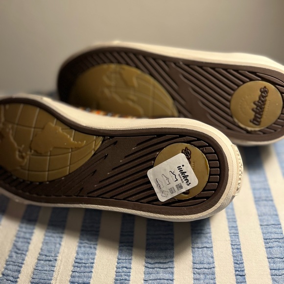 Inkkas Low Top Sneakers - Picture 6 of 7